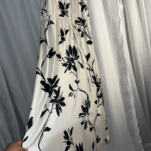 H&M Cream and Black Floral Print Maxi Dress - Picture 4 of 8